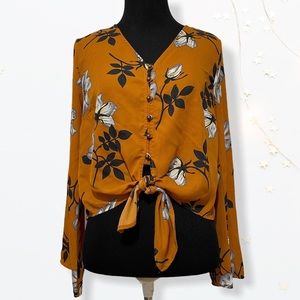 🔥 Floral cropped top shirt button down size S